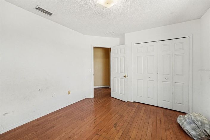 Image No.19-4 Bed House for sale