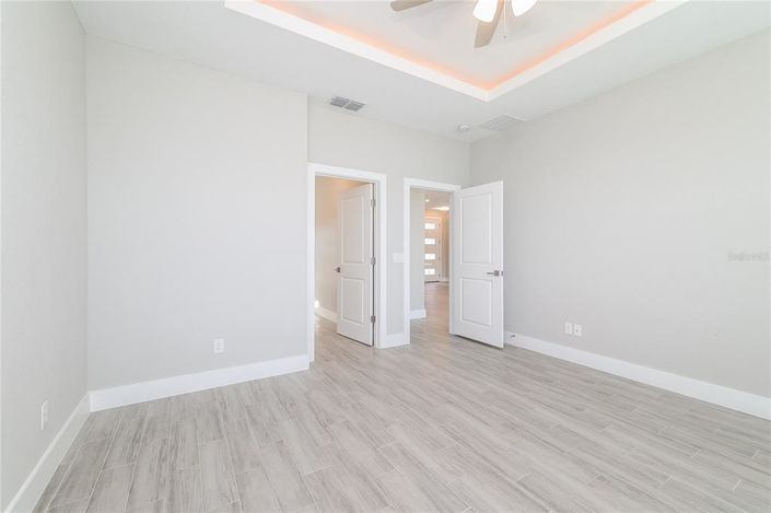 Image No.12-4 Bed House for sale