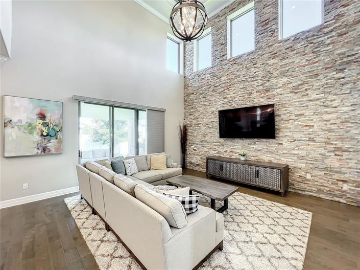 Image No.3-4 Bed House for sale