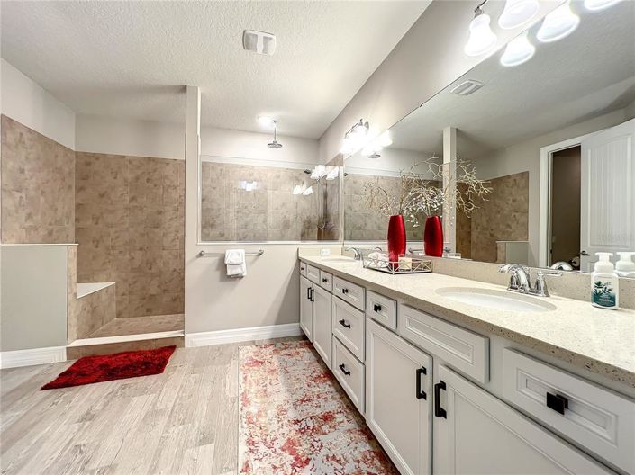 Image No.45-4 Bed House for sale