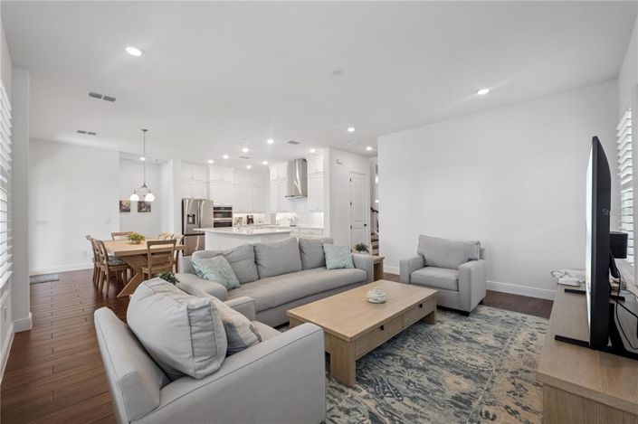 Image No.2-5 Bed House for sale