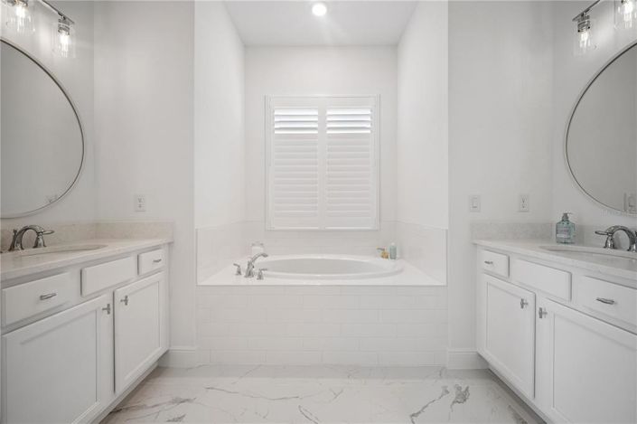 Image No.22-5 Bed House for sale