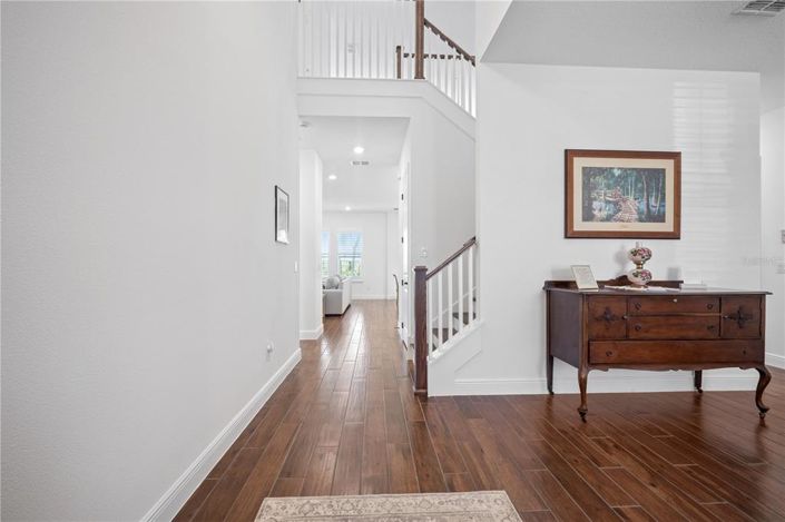 Image No.8-5 Bed House for sale