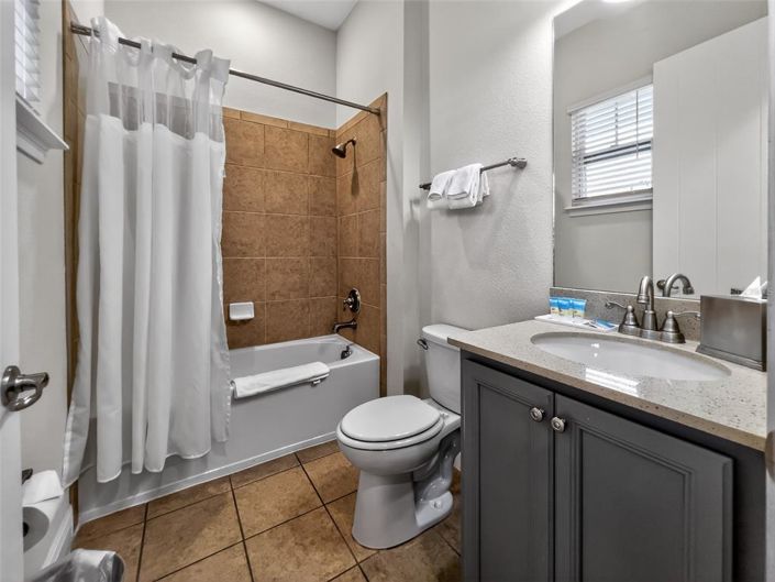 Image No.17-3 Bed House for sale