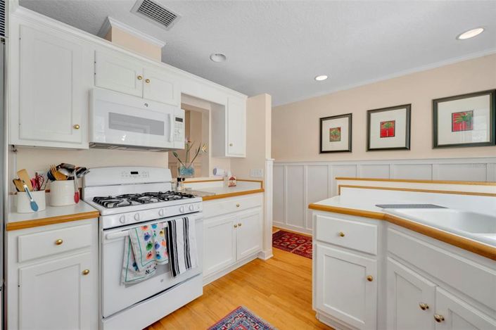 Image No.10-2 Bed House for sale