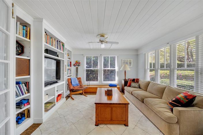 Image No.18-2 Bed House for sale