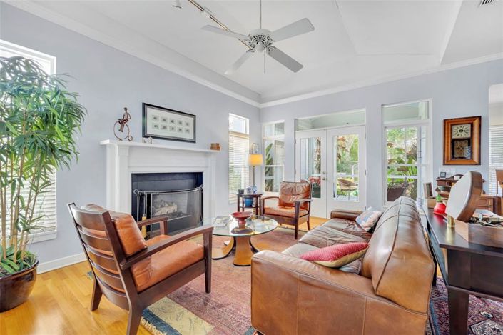 Image No.5-2 Bed House for sale