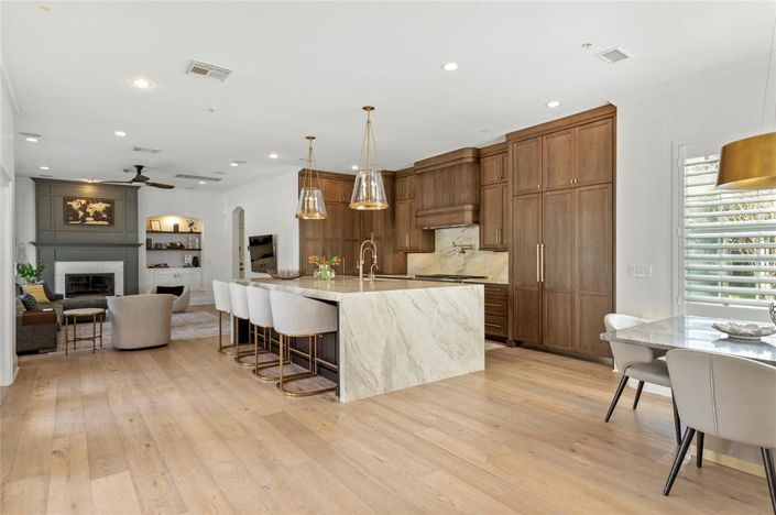 Image No.20-4 Bed House for sale