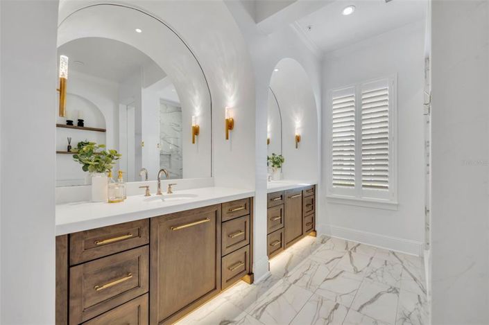 Image No.44-4 Bed House for sale