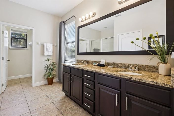 Image No.9-4 Bed Townhouse for sale