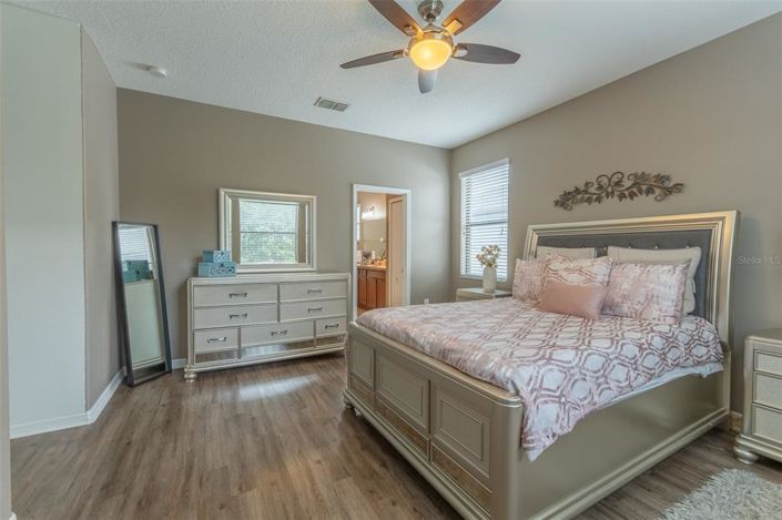 Image No.11-4 Bed House for sale