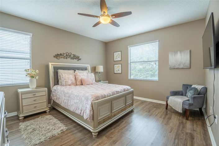 Image No.12-4 Bed House for sale