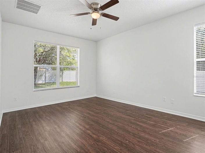 Image No.11-5 Bed House for sale