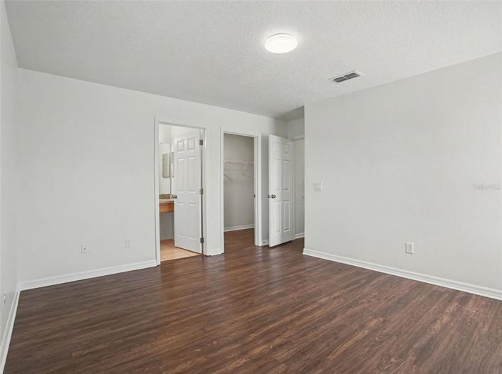 Image No.18-5 Bed House for sale