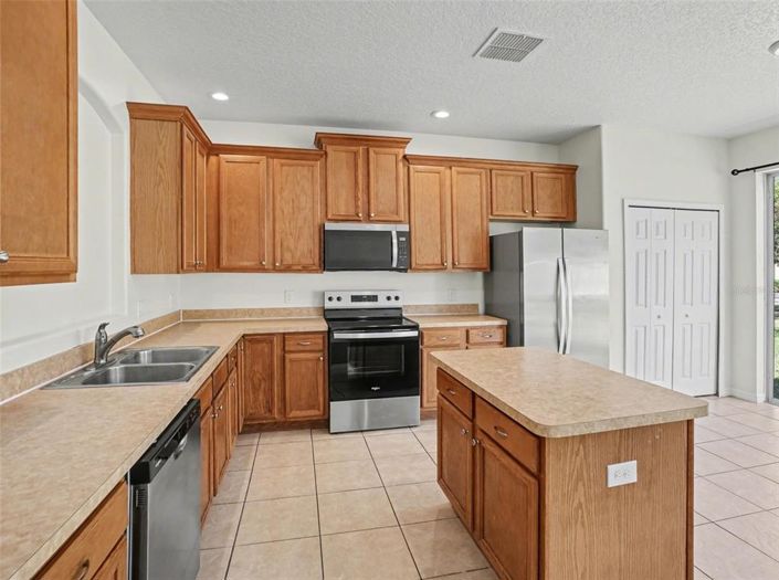 Image No.9-5 Bed House for sale