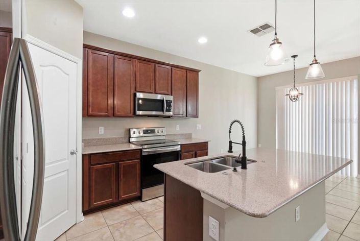 Image No.6-3 Bed House for sale