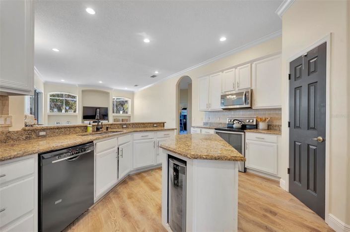 Image No.16-5 Bed House for sale