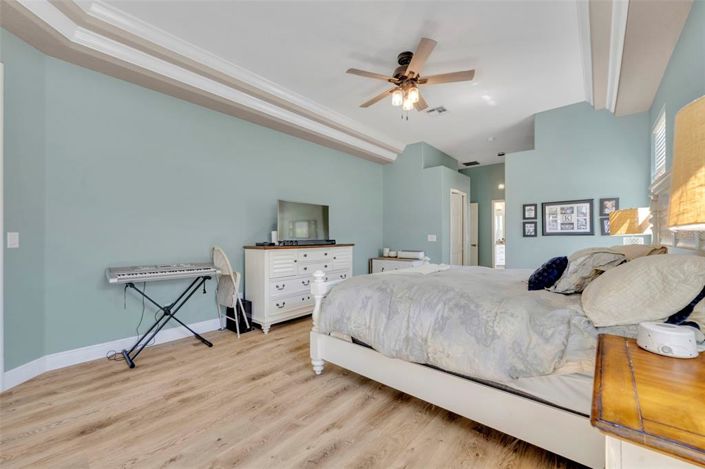 Image No.19-5 Bed House for sale