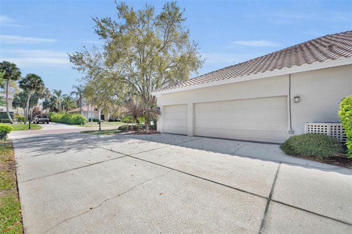 Image No.38-5 Bed House for sale