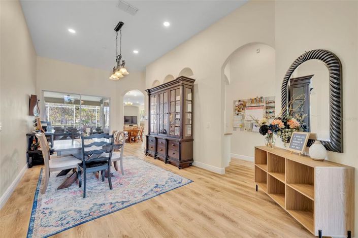 Image No.5-5 Bed House for sale