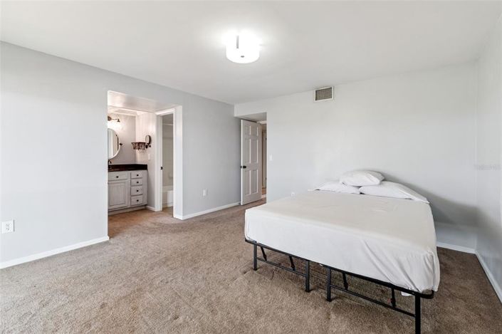 Image No.20-2 Bed Apartment for sale