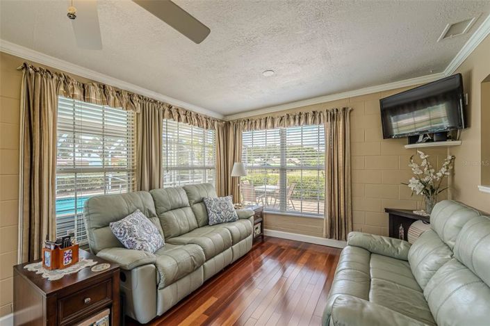 Image No.26-2 Bed House for sale