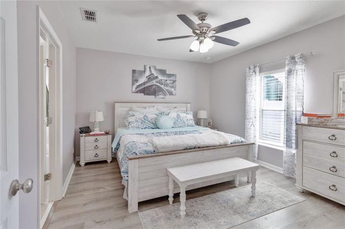 Image No.9-4 Bed House for sale