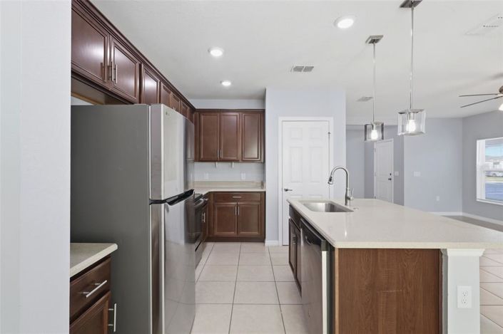 Image No.19-4 Bed Townhouse for sale