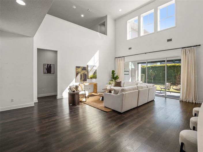 Image No.16-5 Bed House for sale