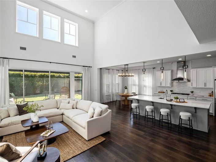 Image No.19-5 Bed House for sale