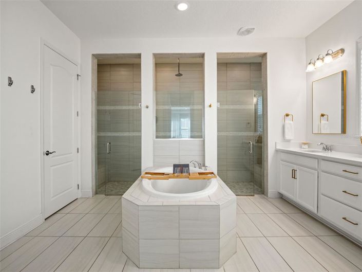 Image No.26-5 Bed House for sale