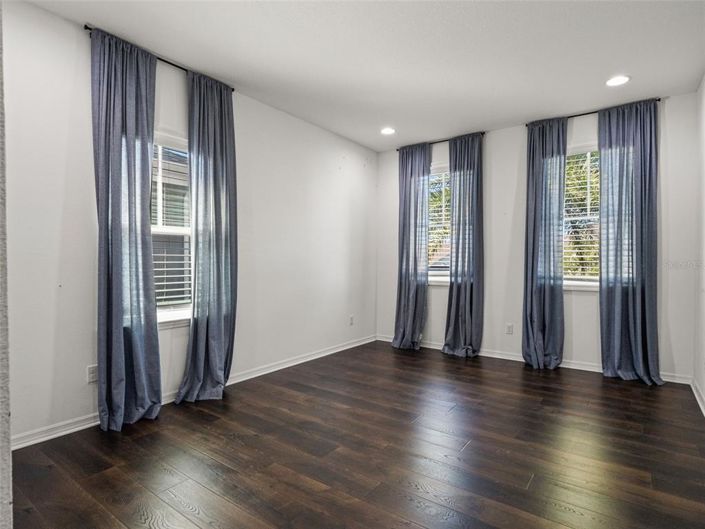 Image No.34-5 Bed House for sale