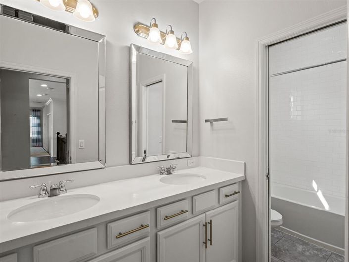 Image No.35-5 Bed House for sale