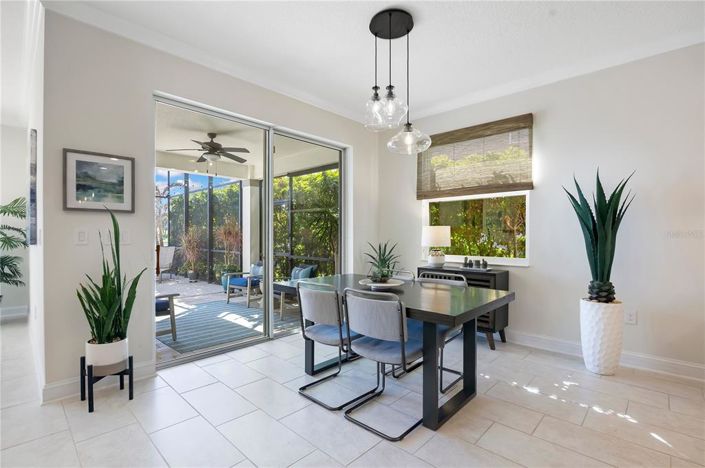 Image No.15-4 Bed House for sale