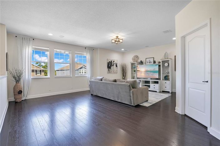 Image No.24-4 Bed House for sale