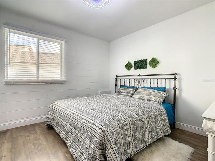 Image No.38-6 Bed House for sale