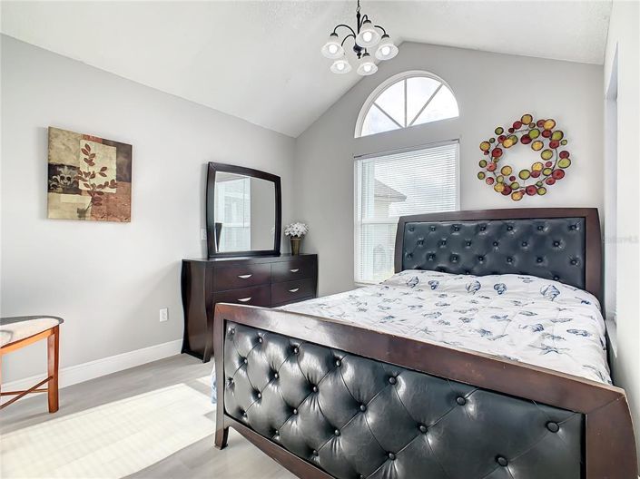 Image No.45-6 Bed House for sale