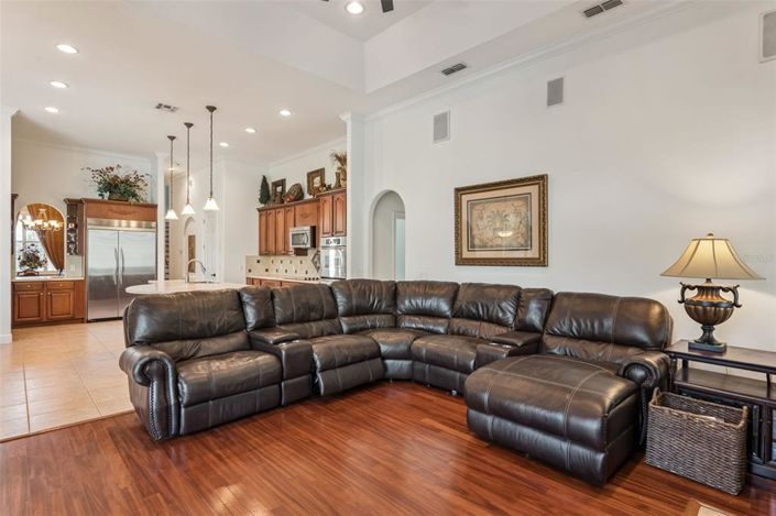 Image No.14-5 Bed House for sale