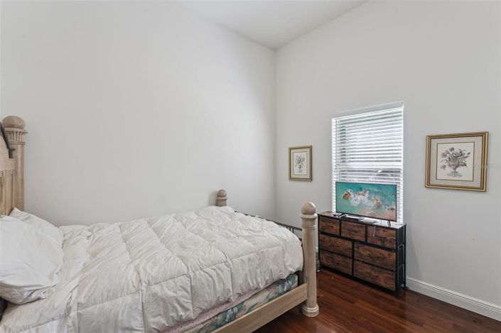 Image No.19-5 Bed House for sale