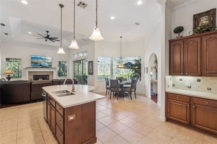 Image No.3-5 Bed House for sale