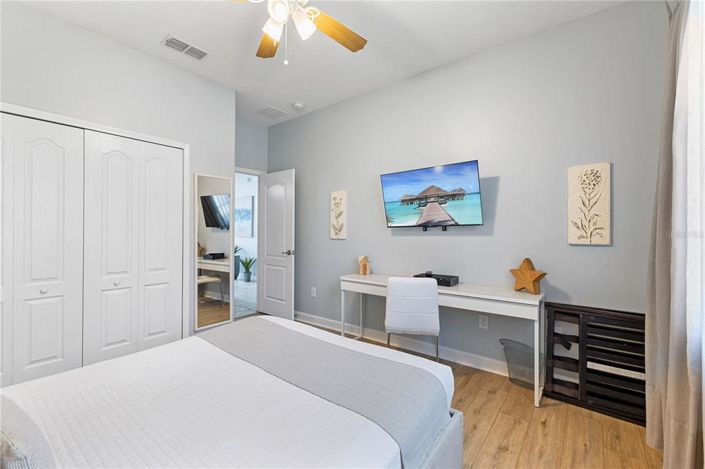 Image No.9-5 Bed House for sale