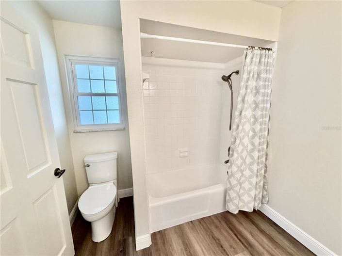 Image No.11-4 Bed House for sale