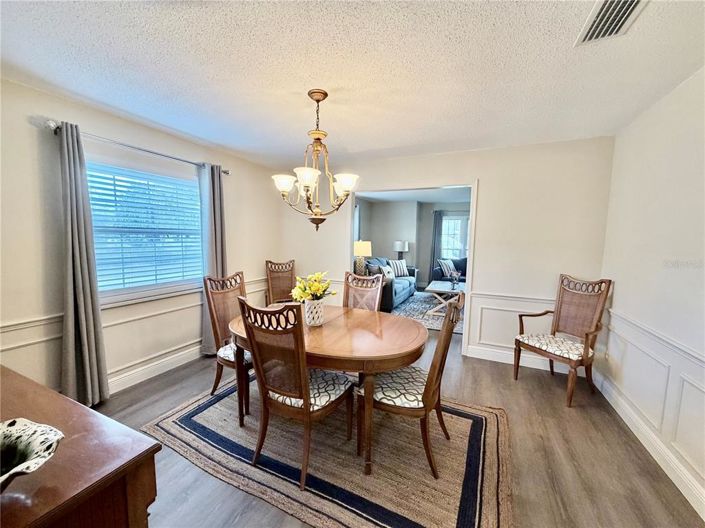 Image No.8-4 Bed House for sale