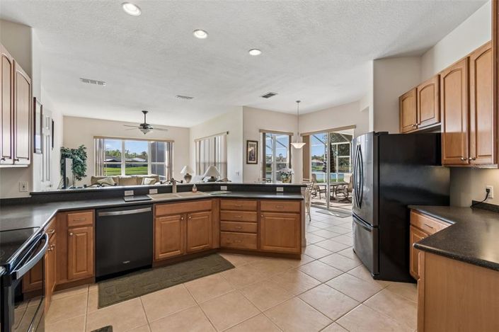 Image No.19-3 Bed House for sale