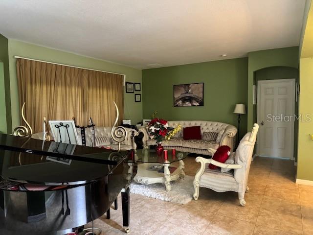 Image No.7-5 Bed House for sale