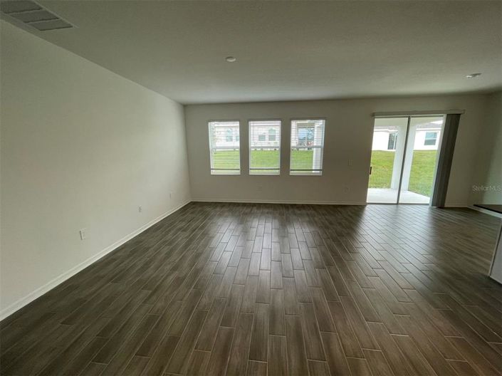 Image No.17-4 Bed House for sale