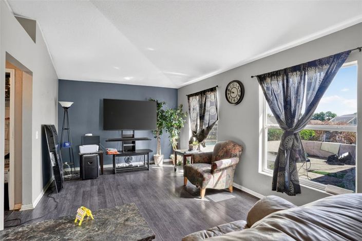 Image No.6-3 Bed House for sale