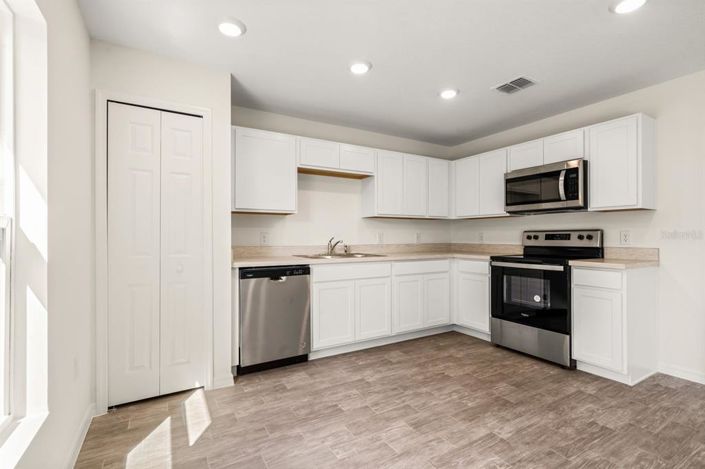 Image No.17-3 Bed House for sale