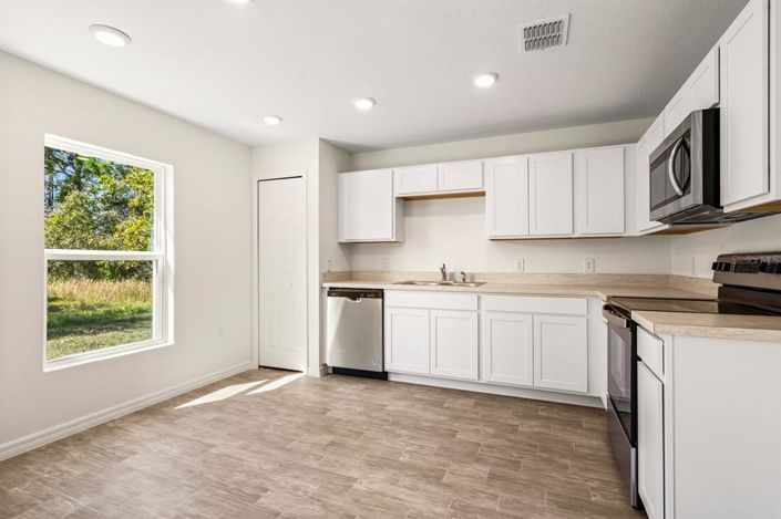 Image No.18-3 Bed House for sale