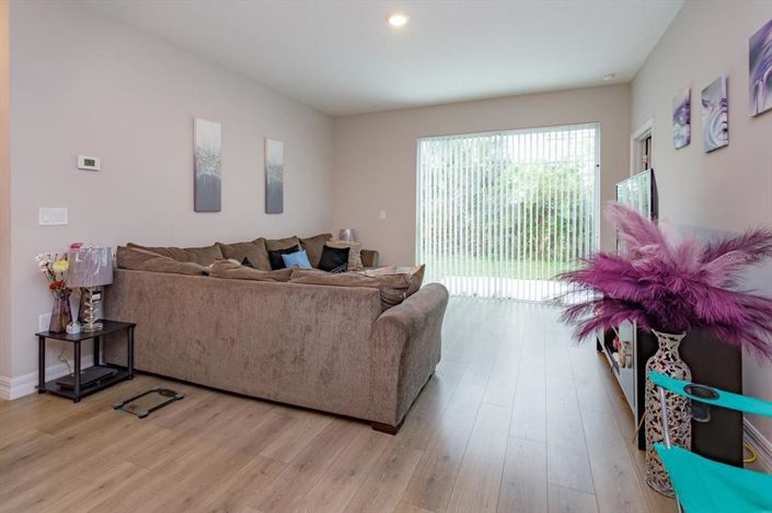 Image No.10-4 Bed House for sale